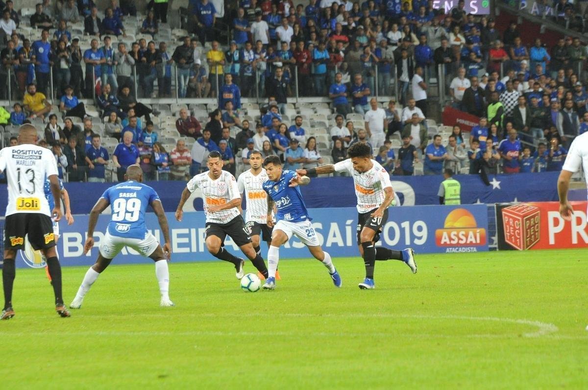 Fotos de Cruzeiro x Corinthians, no Mineiro, pela oitava rodada do Campeonato Brasileiro
