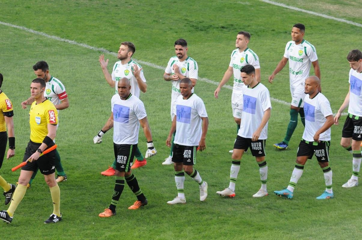 Amrica e Cuiab se enfrentaram, no Independncia, pela 9 rodada do Campeonato Brasileiro