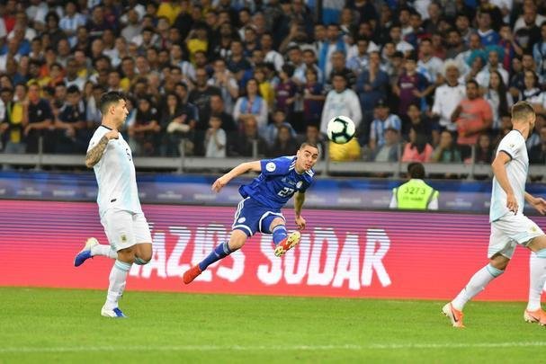 Fotos do empate por 1 a 1 entre Argentina e Paraguai, no Mineiro, pela Copa Amrica