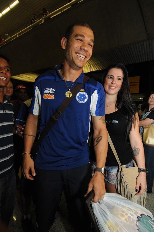 Nilton, de 33 anos, ex-volante de Cruzeiro, Corinthians e Internacional, rescindiu seu contrato com Oeste no incio de novembro. Ele est sem clube.