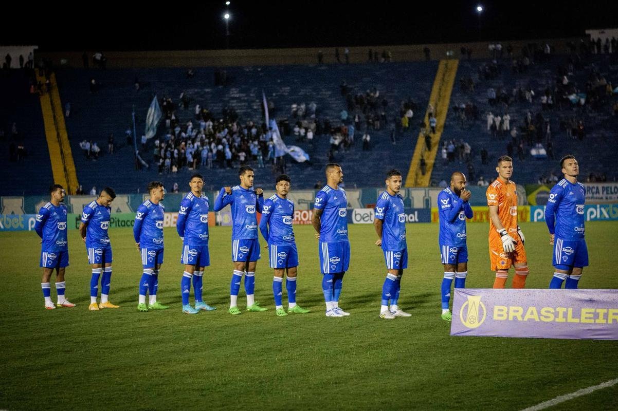 Fotos da partida entre Londrina e Cruzeiro, pela S�rie B