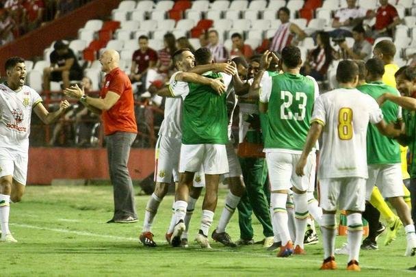 Com casa cheia, Timbu fez a antepenúltima rodada da primeira fase da Série C dentro dos Aflitos
