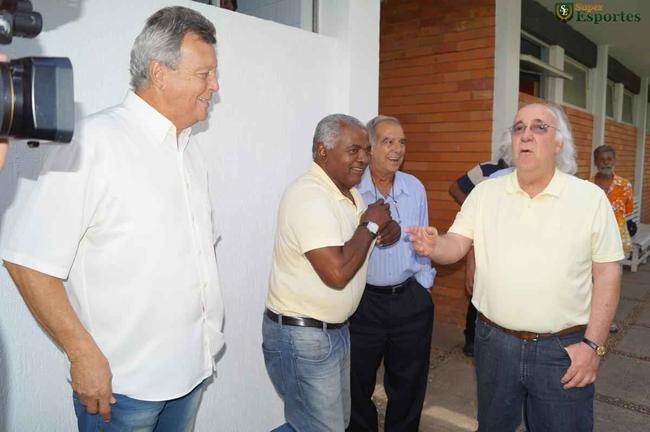 Visita do craque histrico Tosto  Toca da Raposa I em 2014