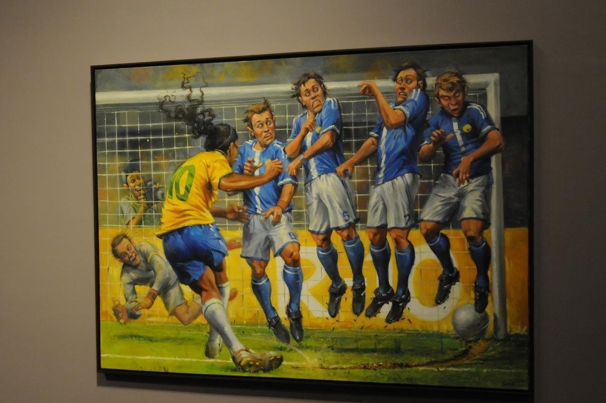 Ronaldinho Gacho lanou nesta tera-feira, no Mineiro, a exposio 'Fragmentos de um gacho', do artista Camaleo; astro ainda entrou para a Calada da Fama do estdio, em Belo Horizonte.