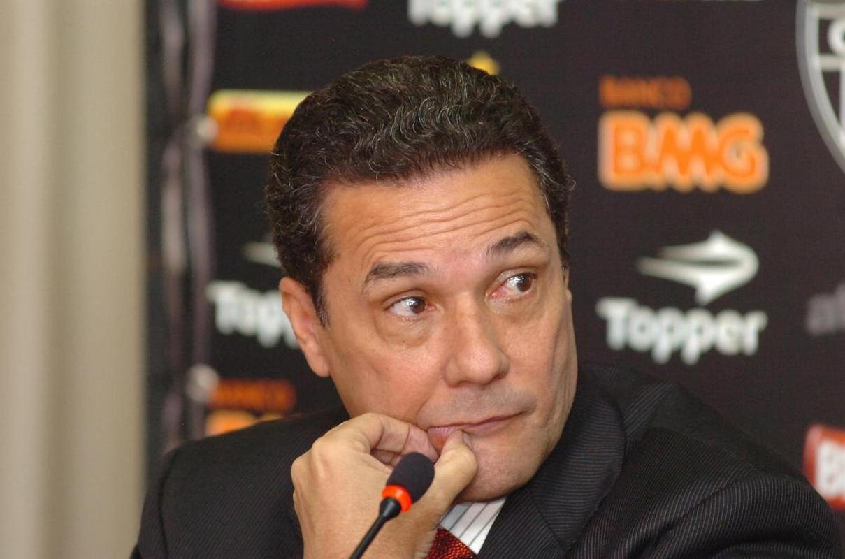 Vanderlei Luxemburgo (2010) - uma vitria e dois empates