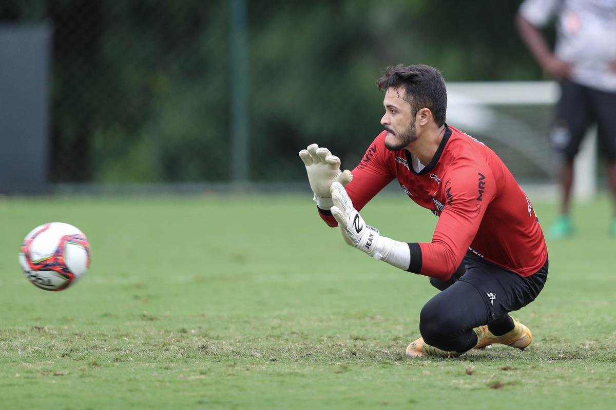 Fotos do treino do Atltico neste sbado, o ltimo de Victor no clube