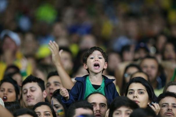 Imagens da torcida no Mineiro durante o jogo entre Brasil e Austrlia pelos Jogos do Rio