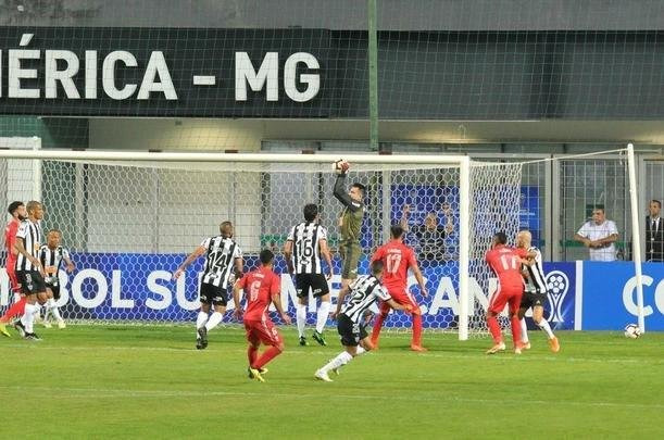 Fotos do primeiro tempo de Atltico x Unin La Calera-CHI, no Independncia, pela Copa Sul-Americana