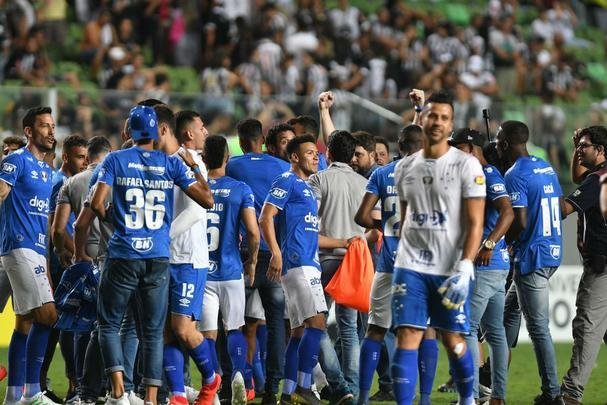 Fotos da festa do Cruzeiro aps a conquista do bicampeonato mineiro sobre o Atltico