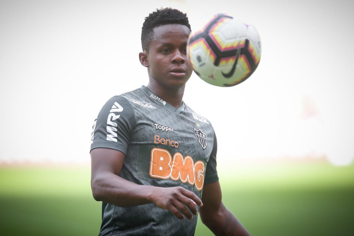 Levir Culpi comanda treino no Mineiro antes da estreia no Grupo E da Libertadores