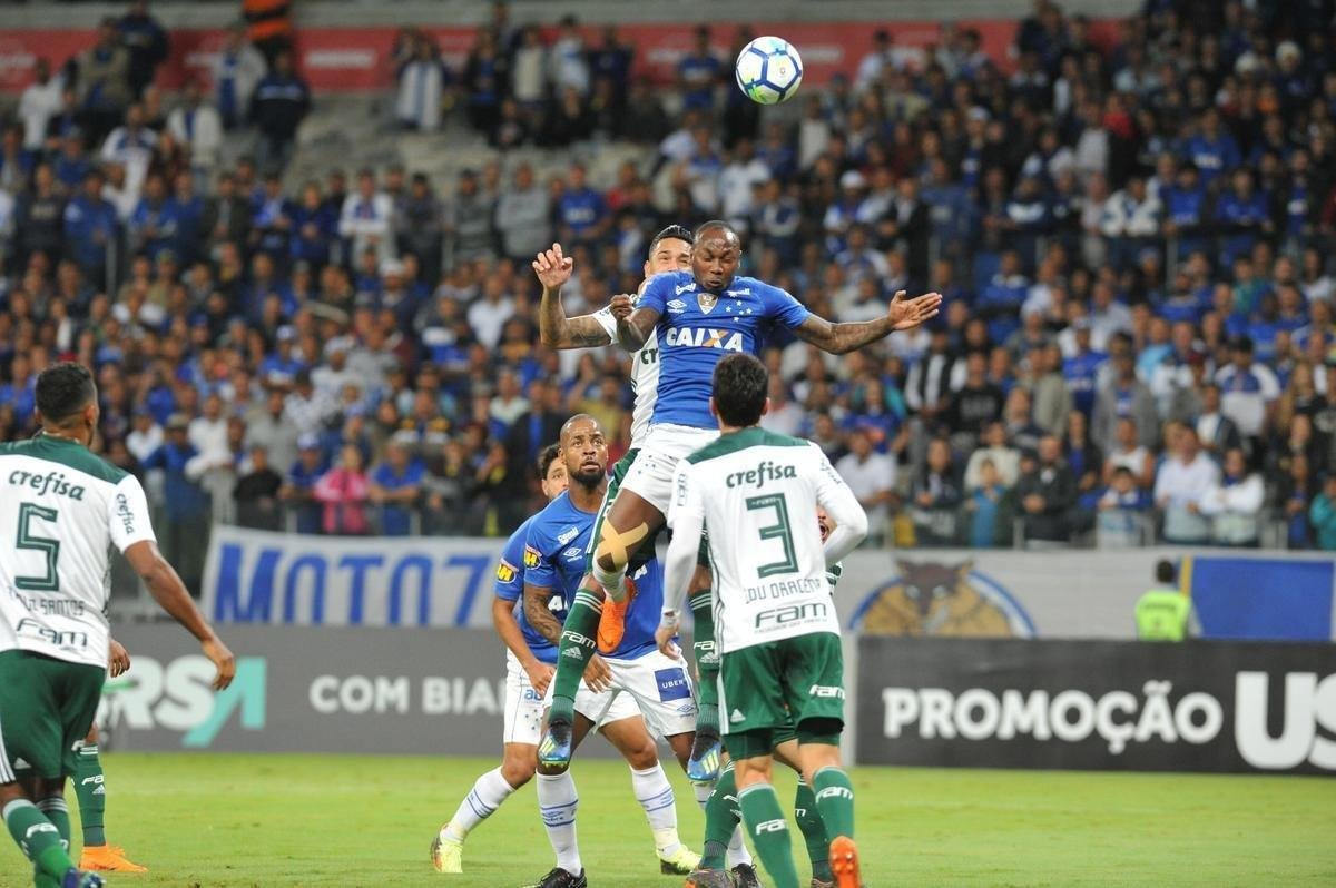 Cruzeiro e Palmeiras mediram foras, no Mineiro, pela oitava rodada do Campeonato Brasileiro