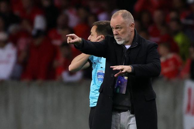 Mano Menezes - brasileiro tem contrato com Internacional at fim de 2023