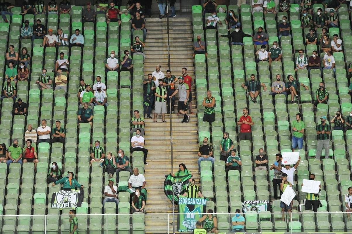 O Amrica recebeu o Patrocinense nesta quarta-feira (16), no Independncia, em Belo Horizonte, para confronto vlido pela 7 rodada do Campeonato Mineiro. A partida marcou a estreia do experiente goleiro Jailson com a camisa do Coelho.