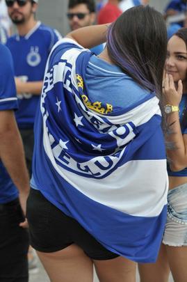 Fotos da torcida do Cruzeiro no primeiro clssico da final do Mineiro, contra o Atltico, no Mineiro