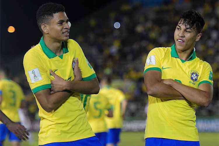 Copa do Mundo Sub-17: Brasil vence México de virada, com gol nos