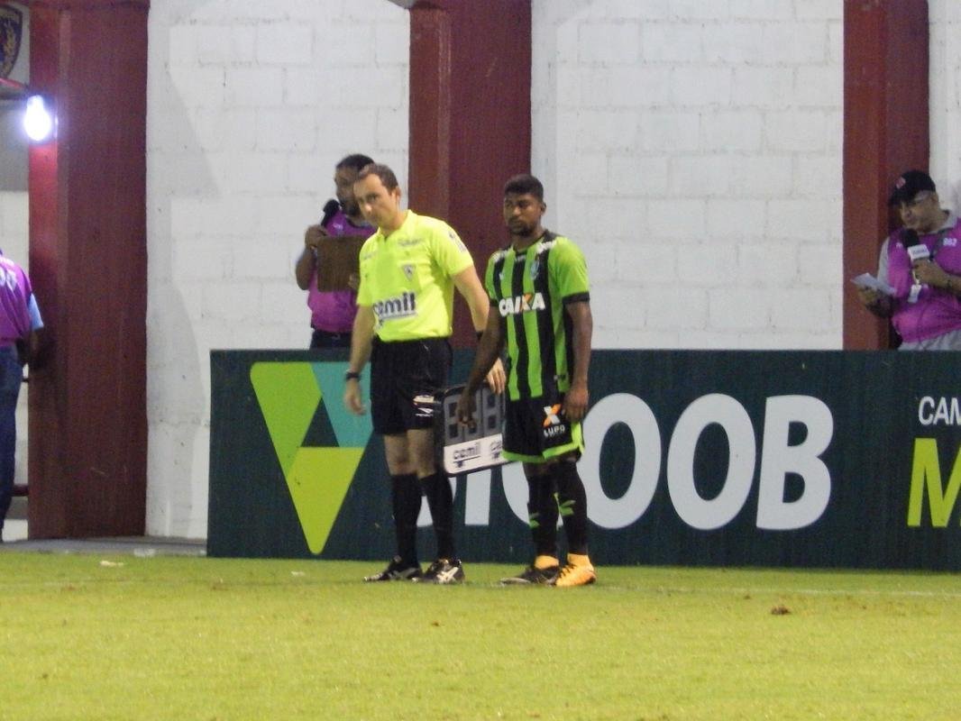 Amrica s empata com Tombense, em jogo fraco no Estdio Almeido, e pode perder posies