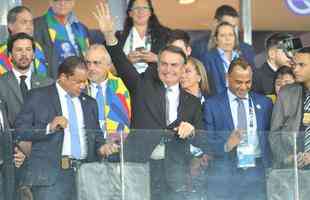 Governador de Minas, Romeu Zema, esteve no camarote do presidente Jair Bolsonaro no Mineiro durante jogo entre Brasil e Argentina pela semifinal da Copa Amrica