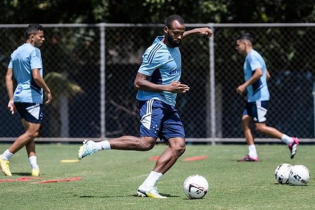 Imagens do treino do Cruzeiro desta segunda-feira (20), na Toca da Raposa II, em Belo Horizonte