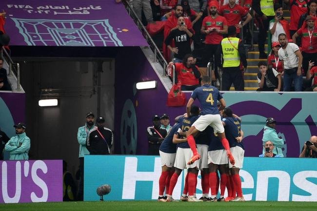 Fotos do gol de Theo Hernndez para a Frana na semifinal contra o Marrocos