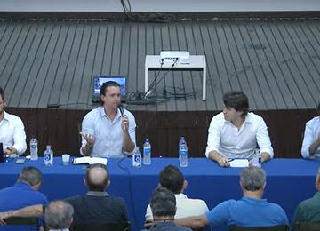 Presidente Sérgio Santos Rodrigues, Gabriel Lima, da Tara Sports, e Pedro Mesquita, da XP, explicam aos conselheiros os detalhes da proposta de Ronaldo Fenômeno