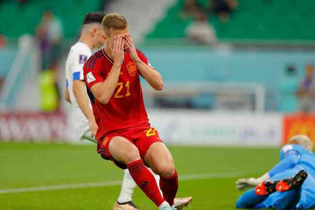 Partida espanha x costa rica 2022 com placar e fundo do estádio