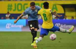 Com boa atuao, Brasil brinda torcida em Manaus com goleada sobre o Uruguai