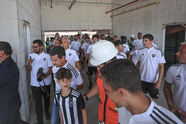 Na manh deste sbado (24/9), jogadores, comisso tcnica e diretoria do Atltico visitaram as obras da Arena MRV, futura casa do Galo.