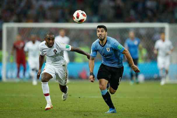 Cavani decide, Uruguai vence Portugal e vai às quartas da Copa