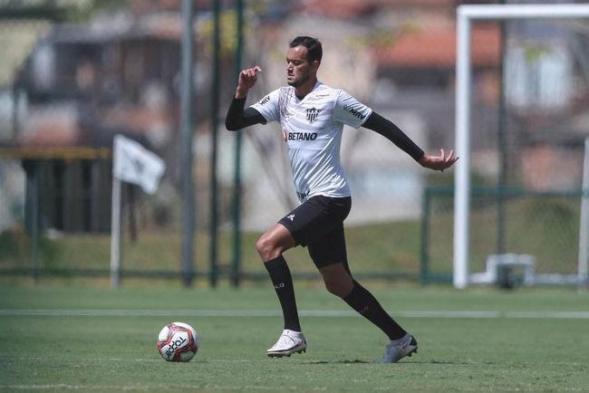 Rver - 59 jogos e seis gols (30 vitrias, 16 empates e 13 derrotas) - jogou por Paulista, Grmio, Atltico, Internacional e Flamengo