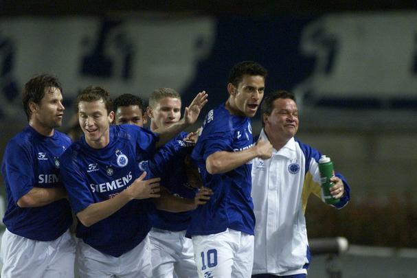 Fred em ação pelo Cruzeiro entre 2004 e 2005