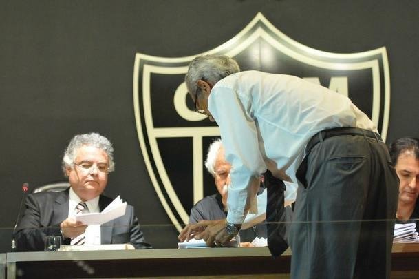 Srgio Sette Cmara recebeu 266 votos, contra 41 de Fabiano Ferreira, da oposio