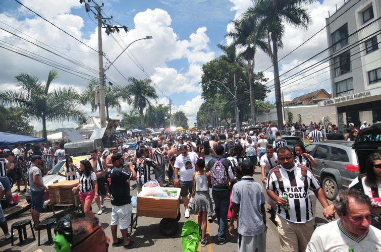 Torcida do Atlético chegou animada ao Mineirão para o jogo da taça, contra o RB Bragantino. Dia de festejar com o time o título do Campeonato Brasileiro de 2021