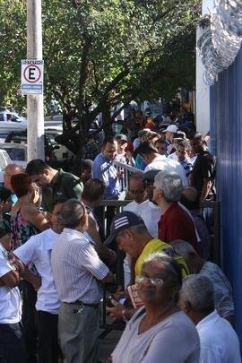 Imagens da venda de ingressos para Cruzeiro e Cricima