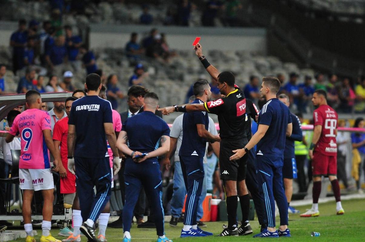 Fotos do jogo entre Cruzeiro e Guarani
