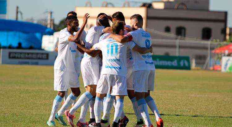 Nos Penaltis Londrina Rival Do Cruzeiro Vence O Pstc E E Campeao Do Interior Do Paranaense Superesportes