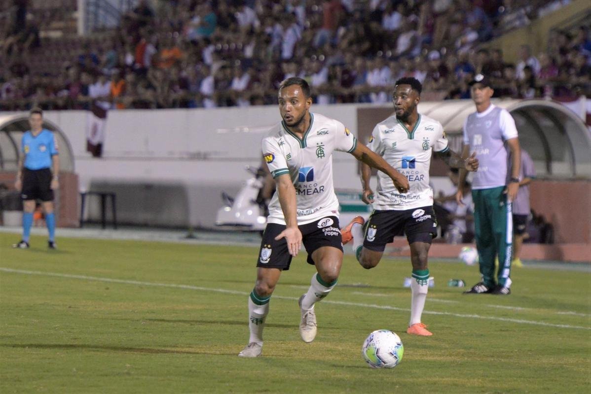 Amrica enfrentou o time paulista no estdio Fonte Luminosa