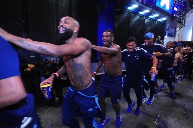 Festa do Cruzeiro na Praa 7 de Setembro, em Belo Horizonte, em comemorao ao acesso  Srie A do Campeonato Brasileiro de 2023