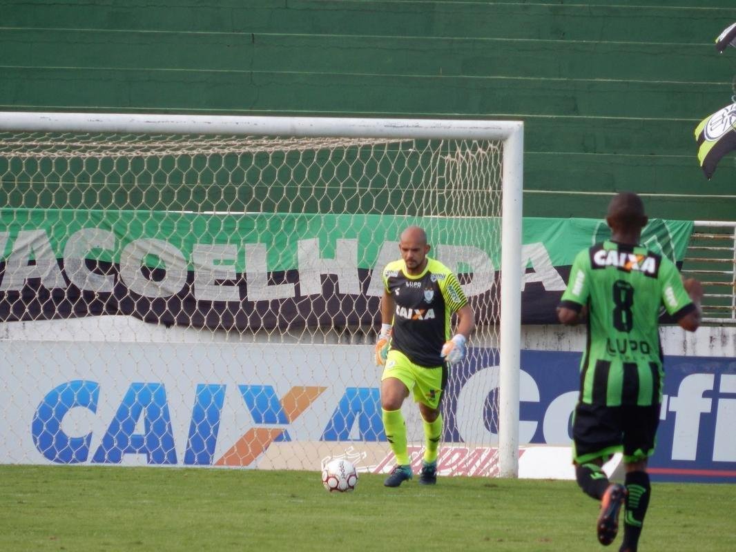 Fotos do jogo entre Boa e Amrica, no Estdio Dilzon Melo (Varginha-MG), pela 32 rodada da Srie B