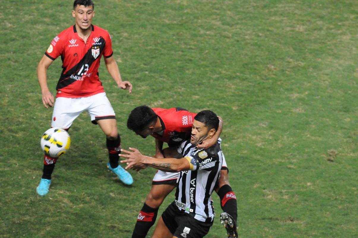 Fotos da vitria do Atltico por 2 a 0 sobre Atltico-GO pelo Campeonato Brasileiro