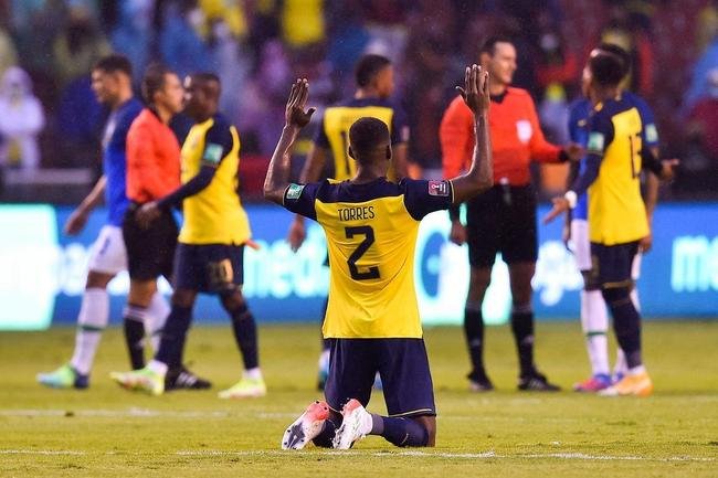 Brasil empatou com Equador em Quito, em jogo com arbitragem confusa 