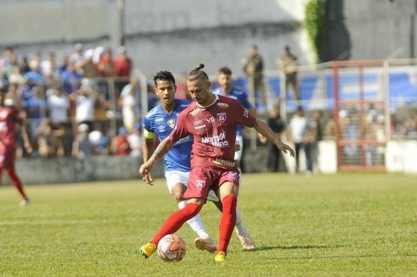 Cruzeiro abriu 2 a 1 no primeiro tempo, com gols de Raniel e Robinho; Alemo descontou para o Guarani