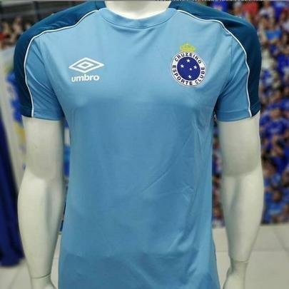 Camisa de treino 2019 divulgada pelas lojas da rede Official Store