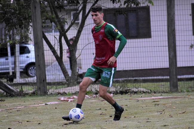 Imagens do treino do América em Criciúma, para duelo pela Copa do Brasil
