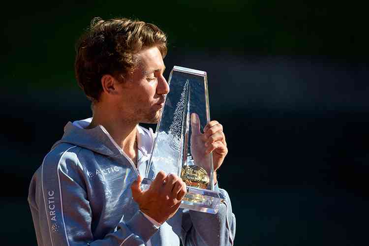 Casper Ruud supera Denis Shapovalov e conquista o ATP 250 ...