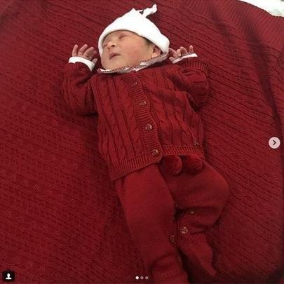 Meia argentino Mancuello curte os primeiros dias de vida da filha Lisa, que nasceu em Belo Horizonte