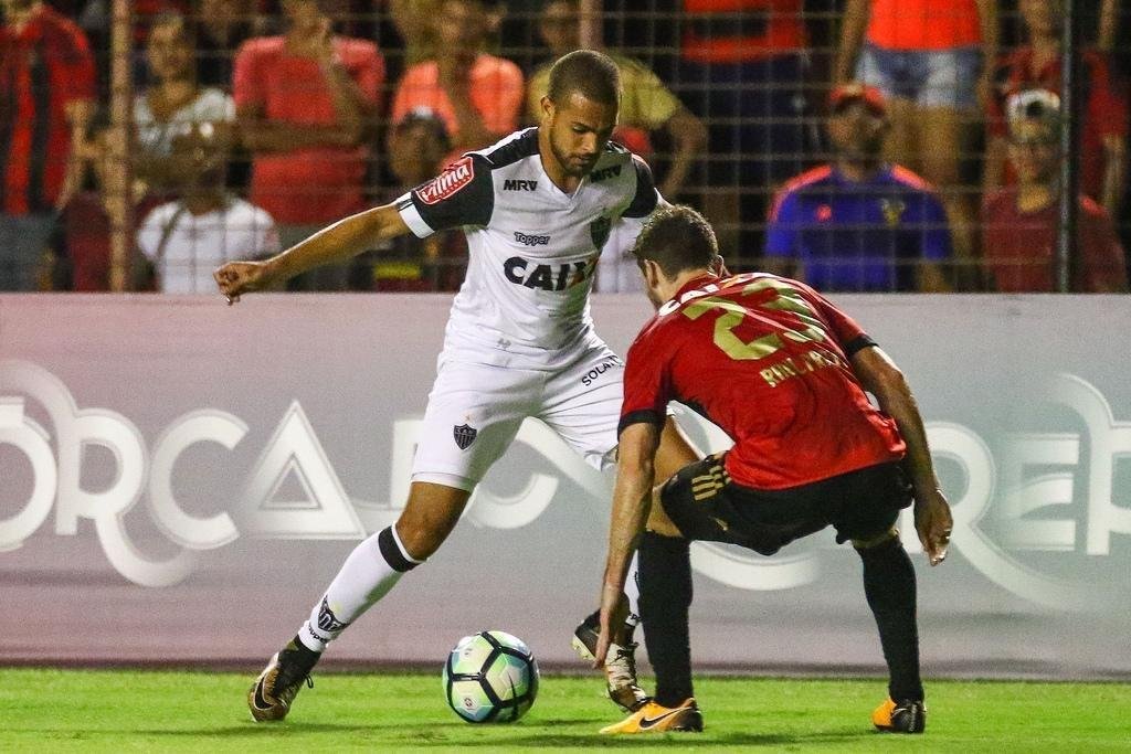 Imagens do empate entre Sport e Atltico na Ilha do Retiro