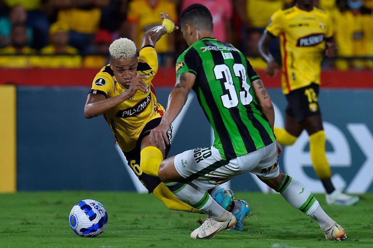 Barcelona-EQU x Amrica: fotos do jogo pela Libertadores