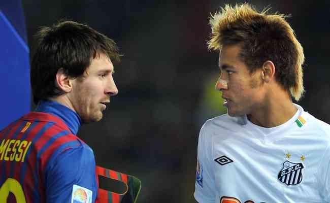 Messi e Neymar conversam aps goleada do Bara sobre o Santos, na final do Mundial de Clubes de 2011