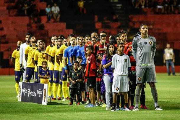 O Sport recebeu o Retrô FC em jogo adiantado da 5ª rodada do Campeonato Pernambucano. A partida marcou a estreia da Ilha do Retiro na temporada 2020