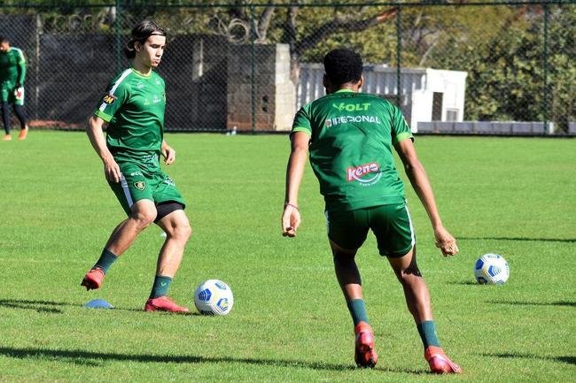 Mancini comandou primeiras atividades no Coelho nesta semana